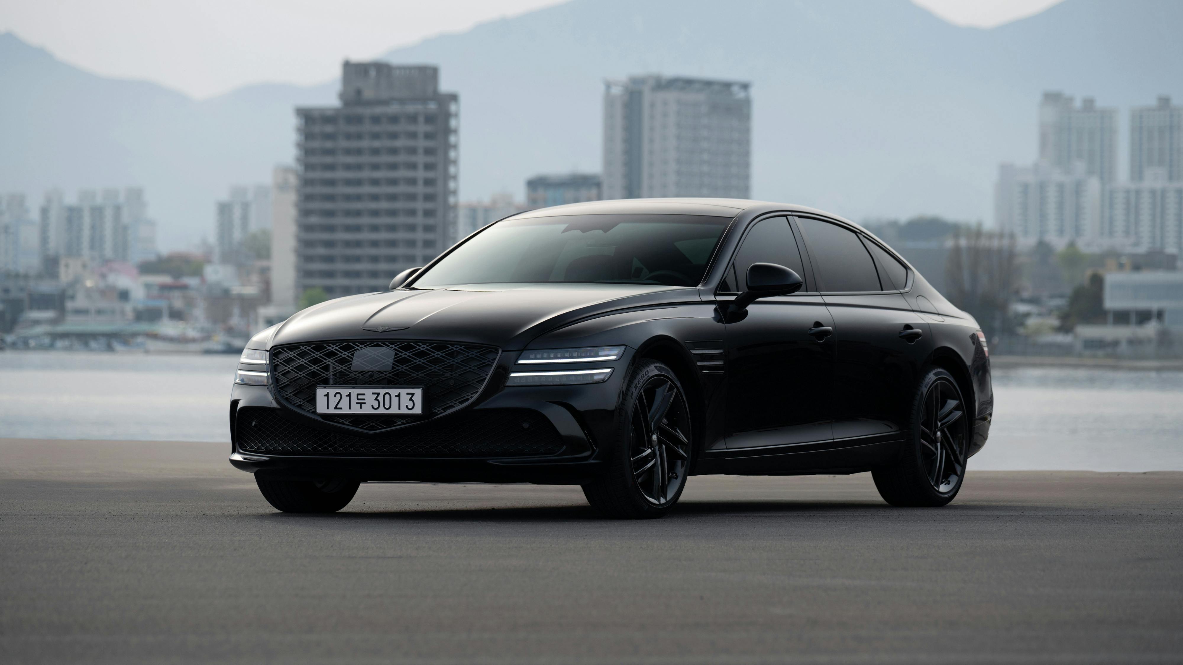 سيارة فاخرة